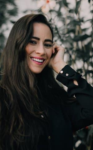 Invisalign clear braces have a number of benefits over traditional braces.